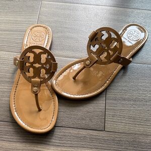 Tory Burch Miller Logo Sandals Tan Leather Thong Sandals Size 8